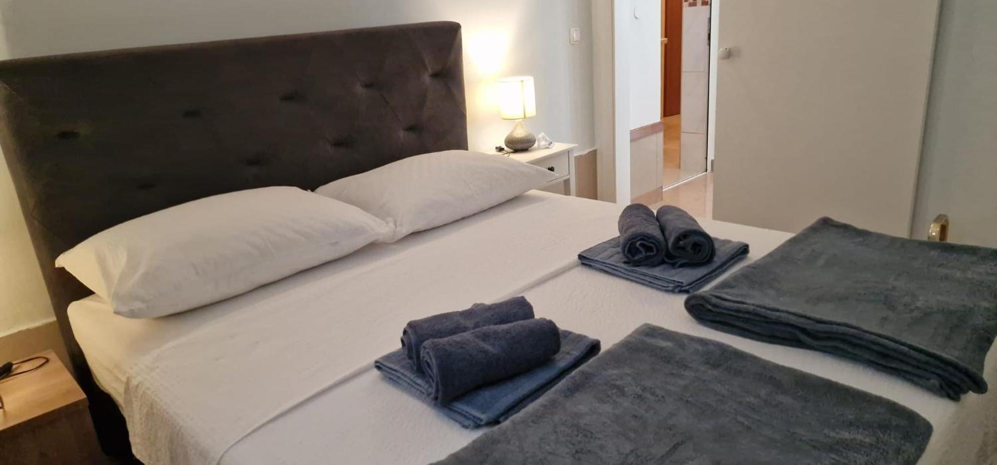 Apartment Carla Opuzen -79 M2 -1 Bedroom -1 Bathroom -2 Wc *